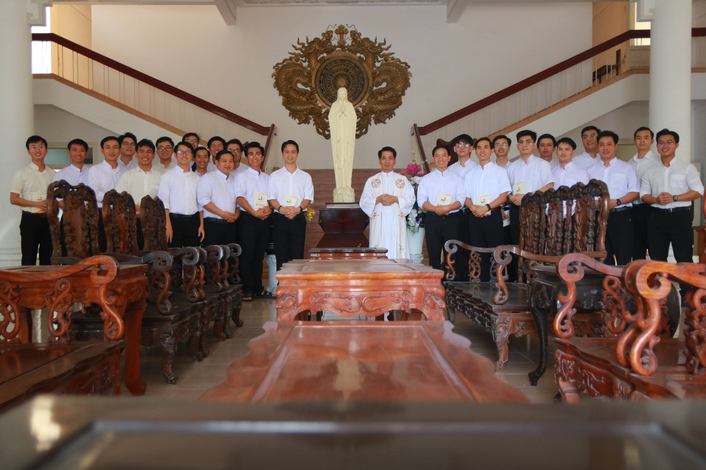 LỚP TRIẾT HỌC I, KHÓA XXIV - HÀNH HƯƠNG NĂM THÁNH HY VỌNG 2025