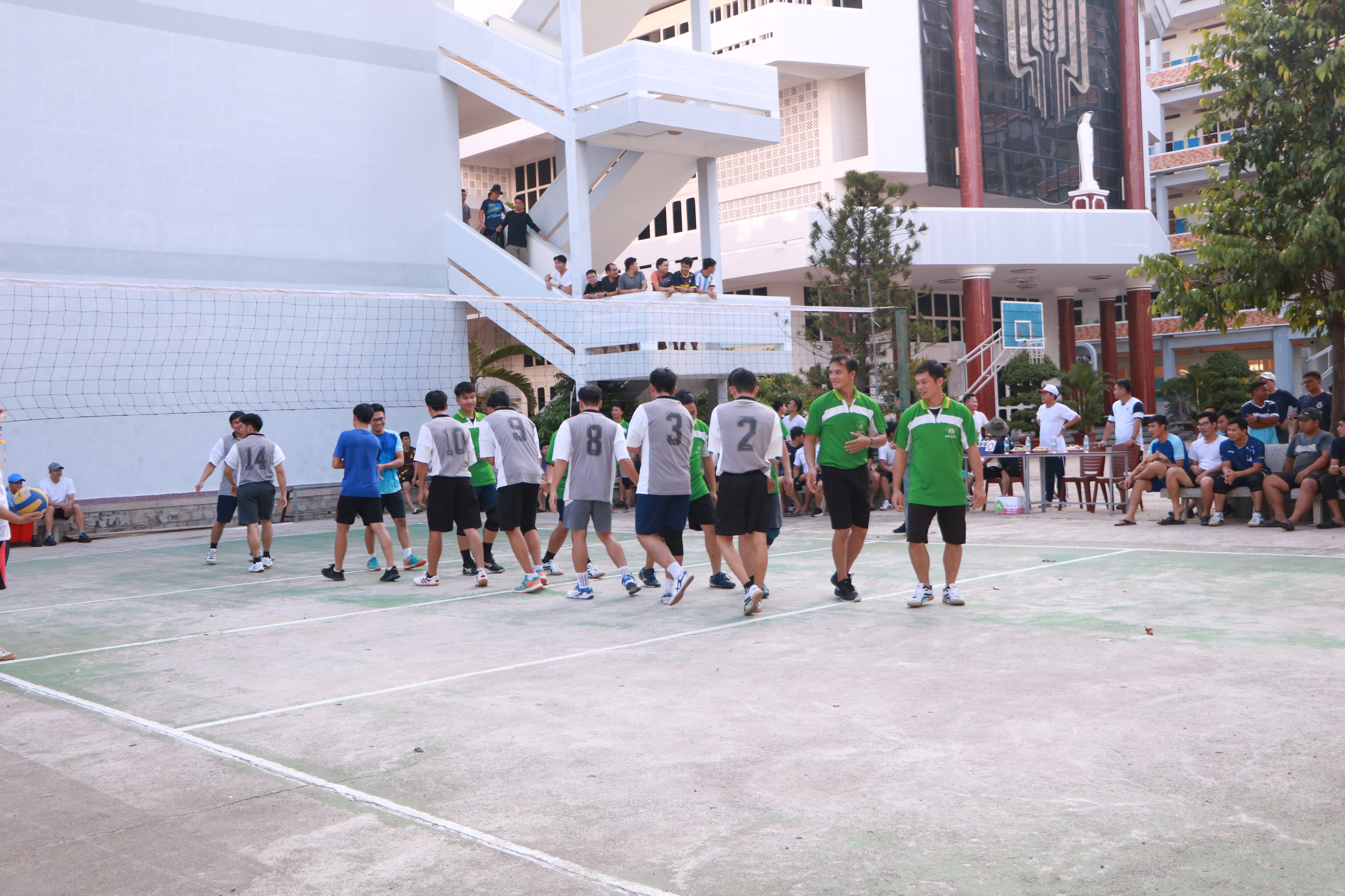 Giao lưu bóng chuyền Triết học-Thần học