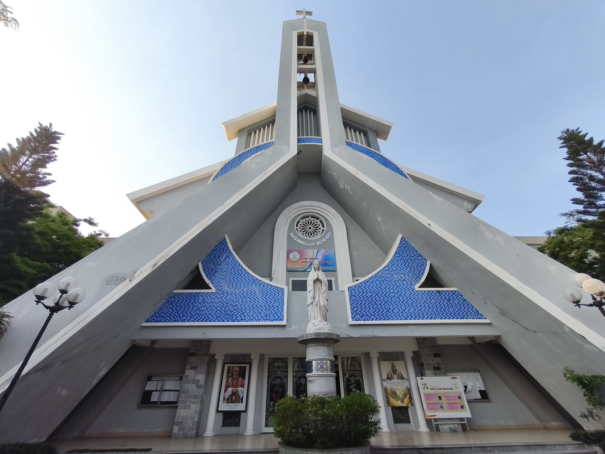 Những Nhà Thờ Độc Đáo Nơi Lưu Giữ Trang Rửa Tội Của Thi Sĩ Hàn Mặc Tử